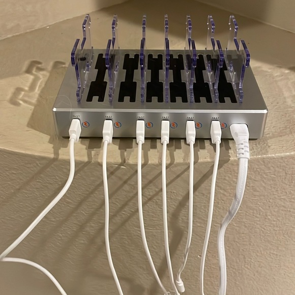 Hercules Tuff USB Multi 6 -Port Charging Station - Picture 2 of 9